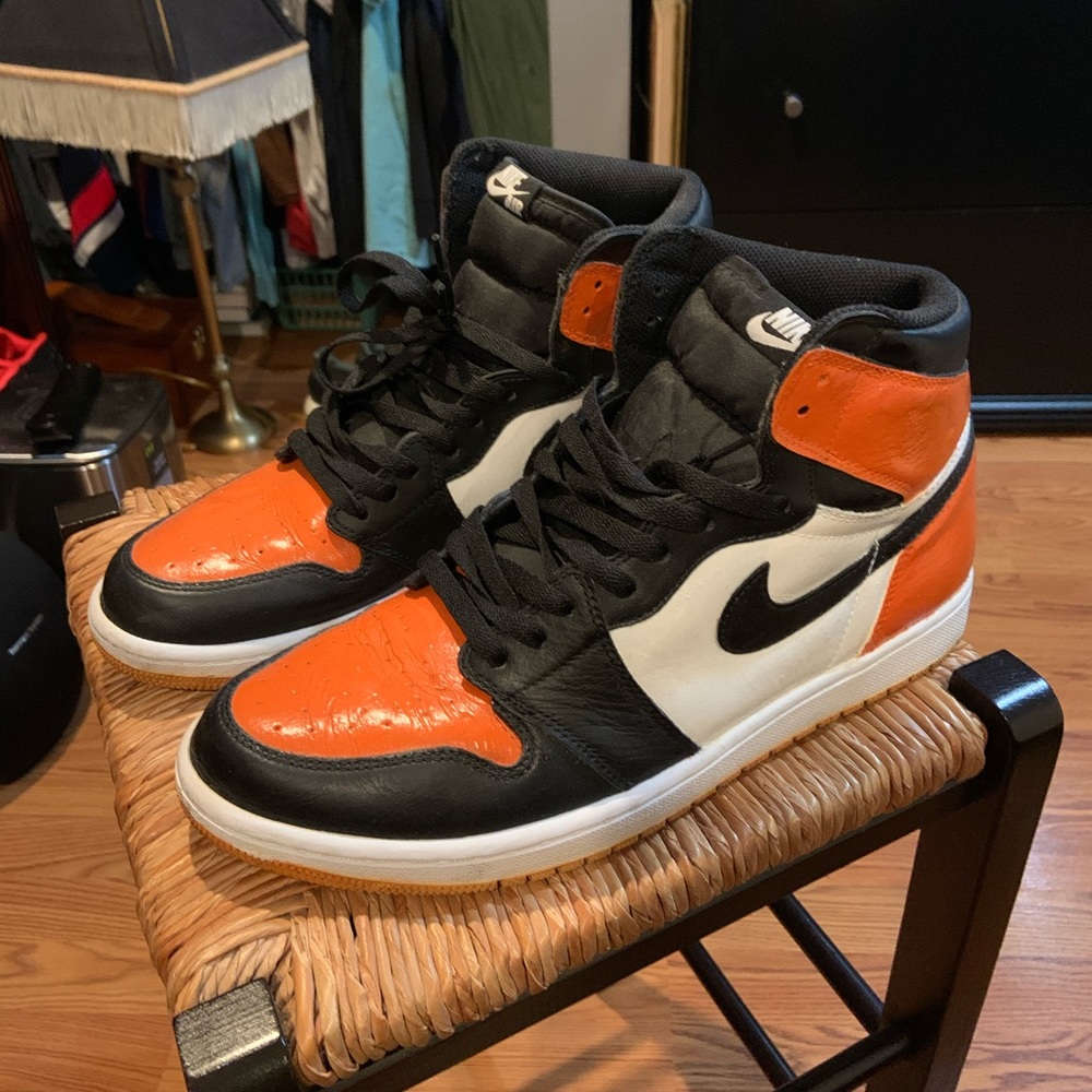 Air Jordan 1 Cyber Monday (Shattered)